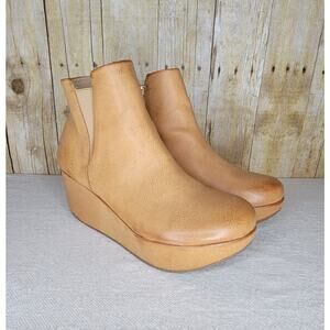 Yellow Box 'Baylee' Ankle Wedge Booties in Camel sz 9.5